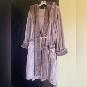 Pottery Barn bathrobe with faux fur, taupe, ~medium